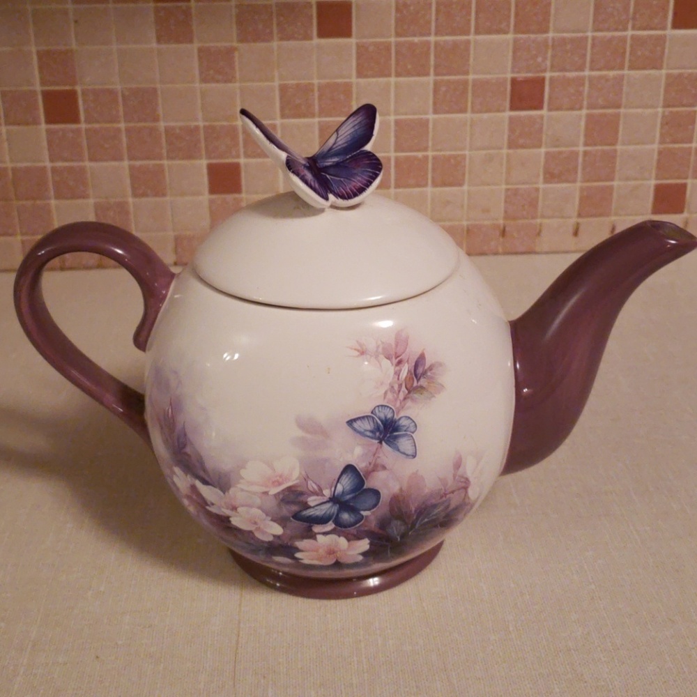 Tea pot